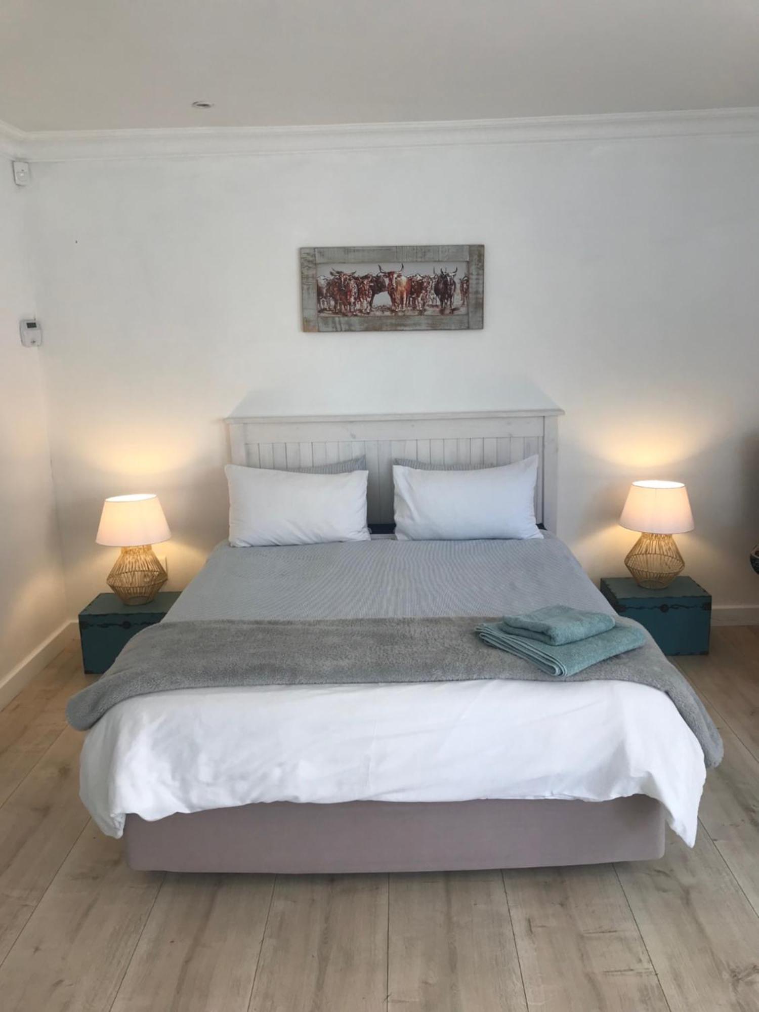 Sunset Beach Living Guesthouse Kapstaden Exteriör bild